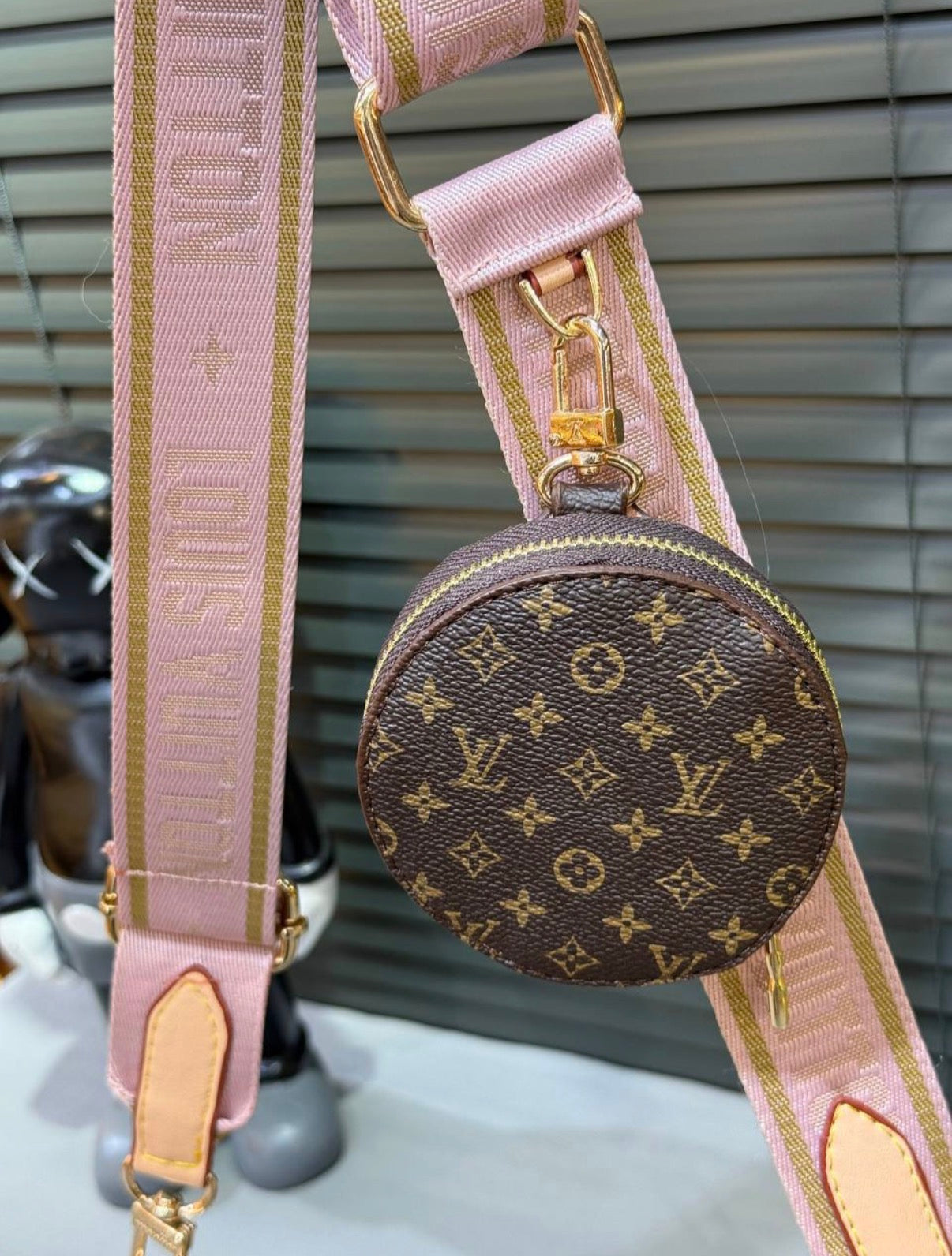 PRE ORDER: LV pochette bag & pink strap