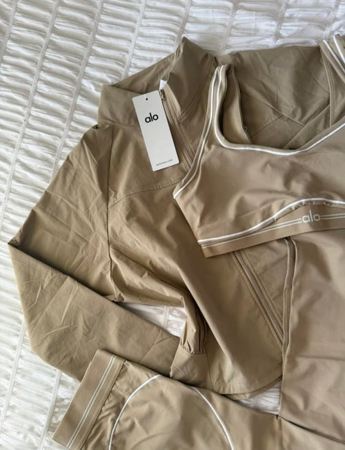 PRE ORDER: A beige jacket ONLY